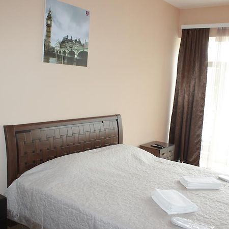 Hotel London Palace Тбилиси Номер фото