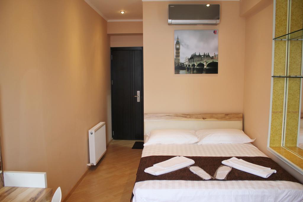 Hotel London Palace Тбилиси Номер фото