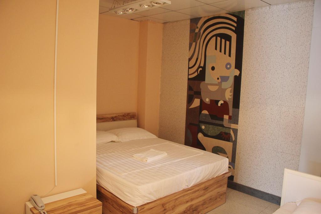 Hotel London Palace Тбилиси Номер фото
