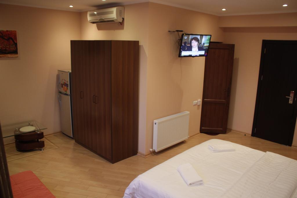 Hotel London Palace Тбилиси Номер фото