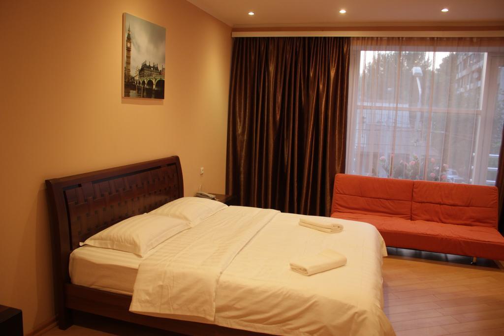 Hotel London Palace Тбилиси Номер фото
