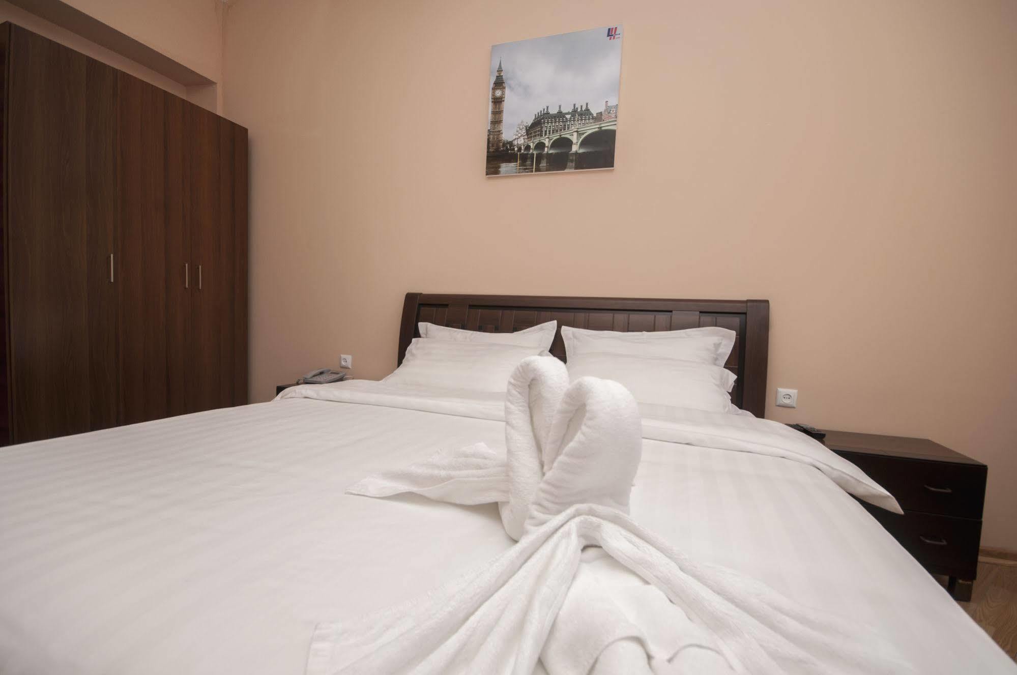 Hotel London Palace Тбилиси Экстерьер фото